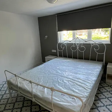суперцентър чисто нов Apartamento Carevo