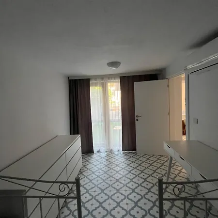 Apartamento суперцентър чисто нов